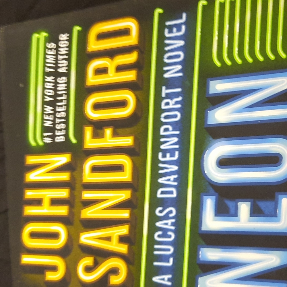 Neon prey by John Sandford New York times best seller - Picture 2 of 5